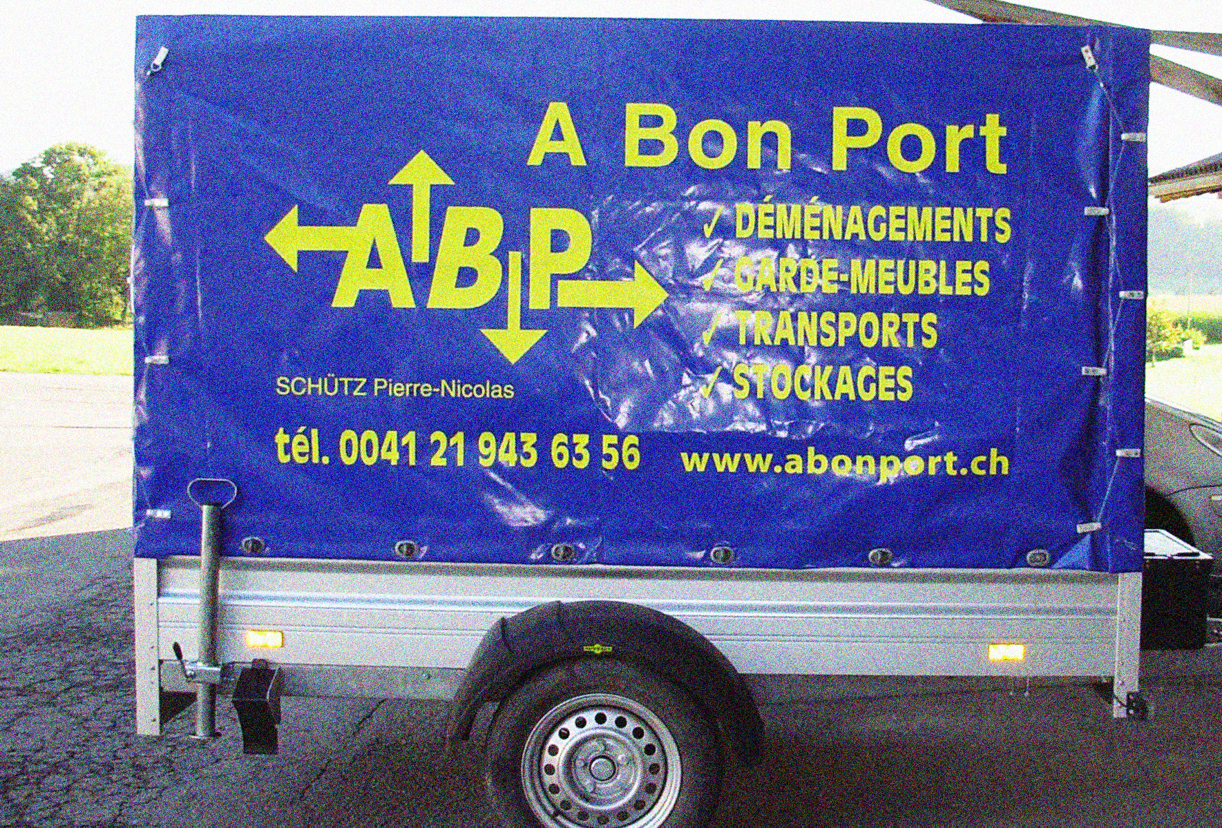 bâches, publicité, bâche publicitaire, entreprise de marquage publicitaire, Logopub, entreprise de sérigraphie, suisse, bossonnens, marquage, cache de chantier